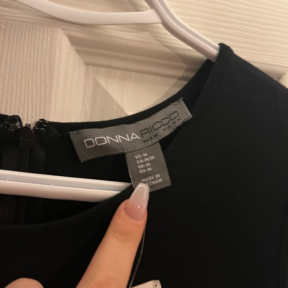 Black dress, cold shoulder sleeve - Picture 2 of 2